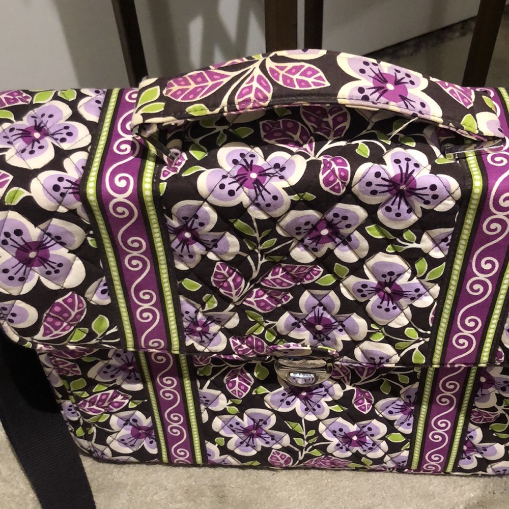 Vera Bradley, vintage business/valise type. Comes with a detachable strap - Picture 9 of 16